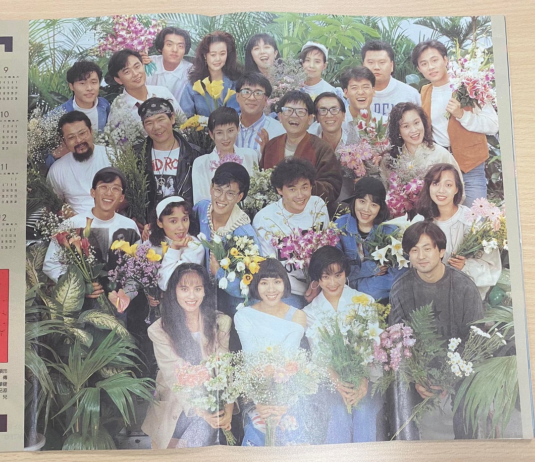 黃韻玲曬出一張30年前26位歌手大合照，當中可見已消失歌壇24年的陳淑樺。（圖／翻攝自黃韻玲臉書）