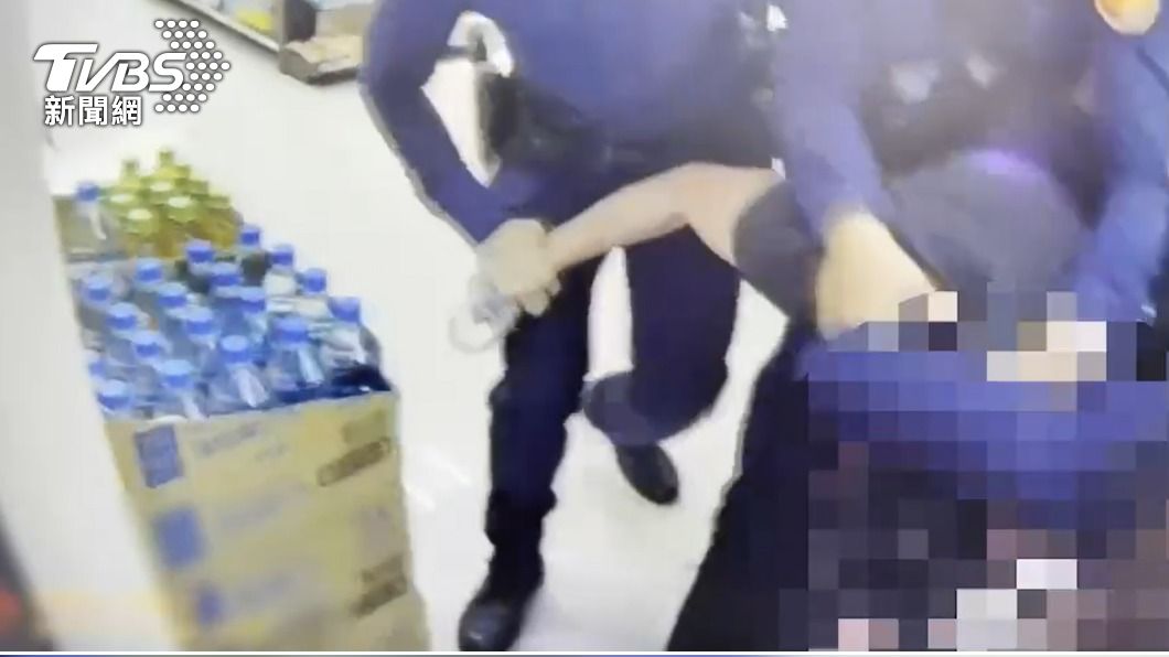 惡劣！不爽微波食品要自己加熱　醉漢狂毆超商店員