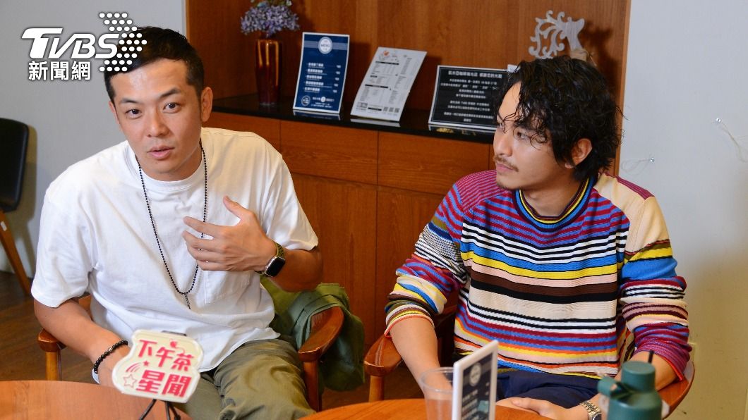 姚元浩與楊銘威在廚房內場磨出好默契。(圖/許方正攝)