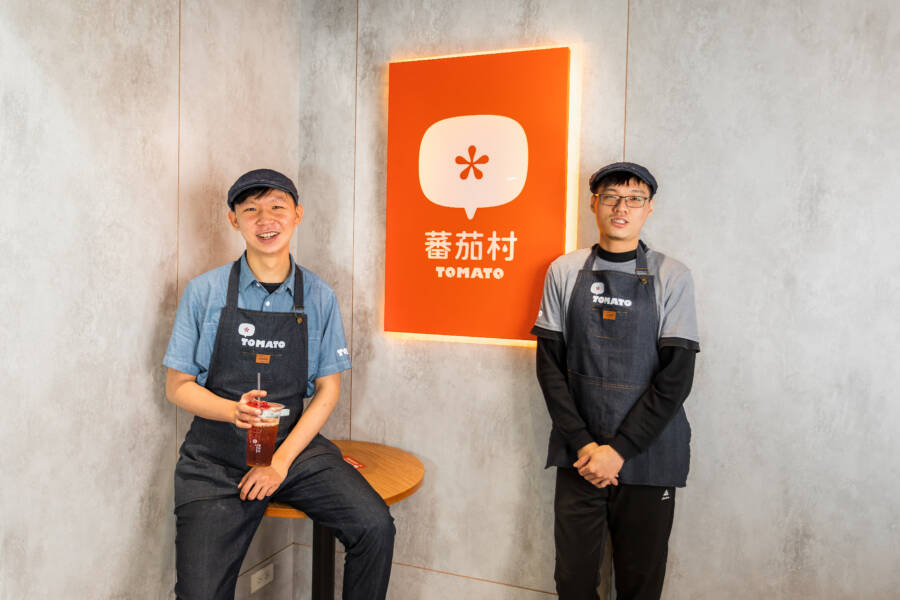 蕃茄村工作人員年輕化、服務充滿熱忱。(圖/蕃茄村提供)