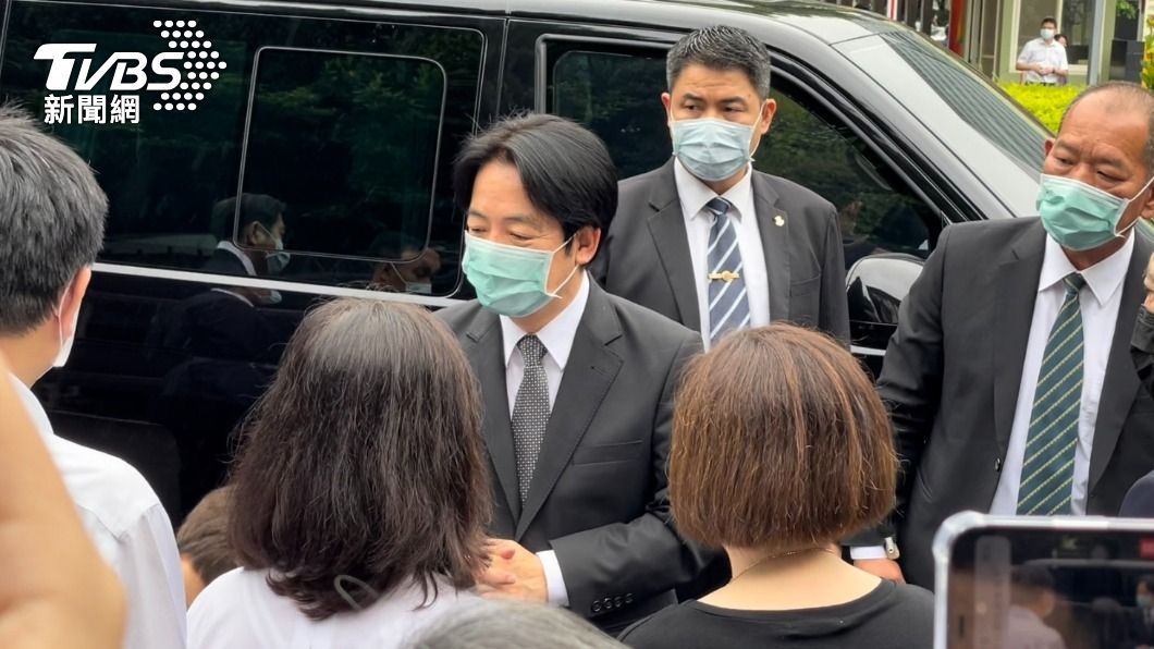 副總統賴清德稍早親自自告別式會場致意。(圖/黃城碩攝)