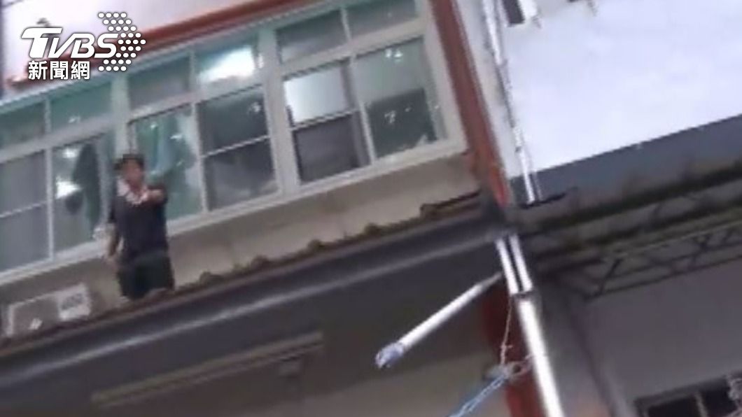 主嫌在住處遭警方逮捕。(圖/TVBS)