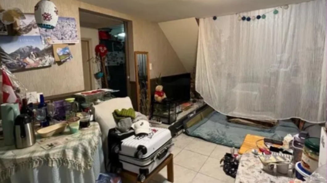 台南「客廳房」要3200!她怒控睡在通道 現場慘況曝