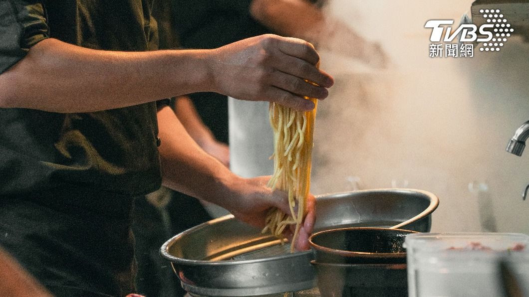 烏龍麵夯度為何慘輸拉麵?老饕曝2大原因:潮不起來