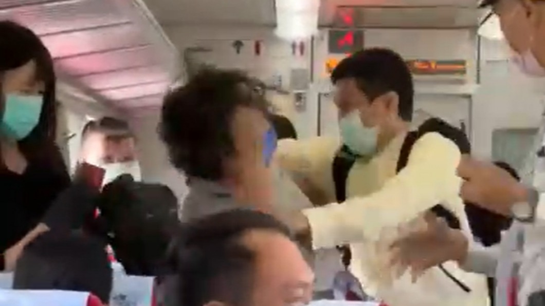 自強號車廂暴力!他拿滅火器回嗆遭爆打 嫌竟想趁隙開溜