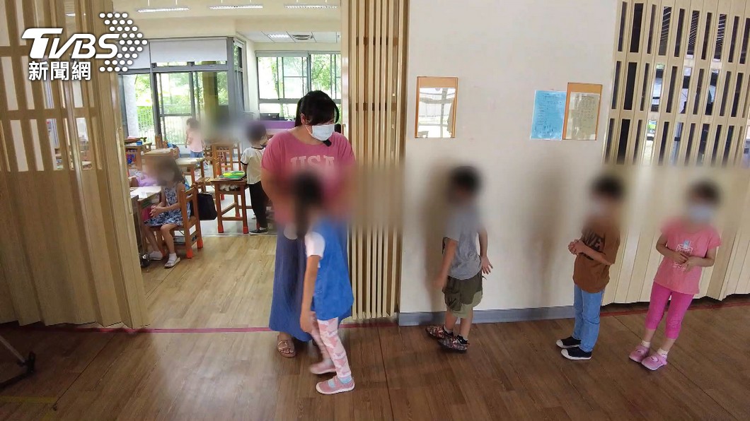 讓6至11歲兒童施打莫德納疫苗,造成家長不滿。(圖/TVBS)