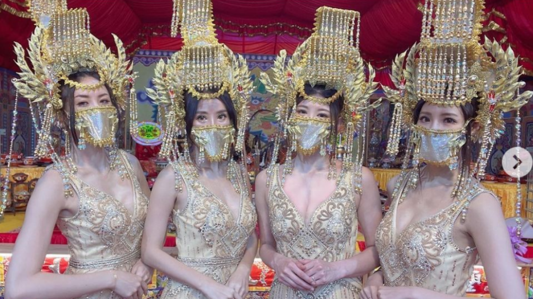 最美禮生迎接媽祖回鑾。（圖／翻攝自糰糰IG）
