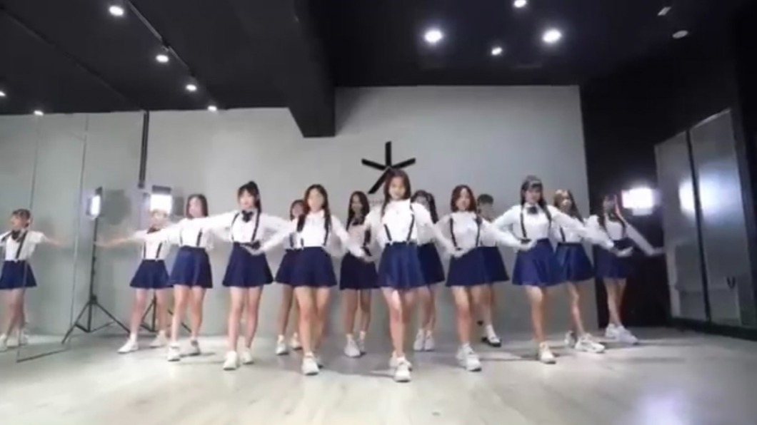 該13名女孩訓練出自與《原子少年》同一個韓國體系培訓中心「舞客星」。(圖/野火娛樂提供)