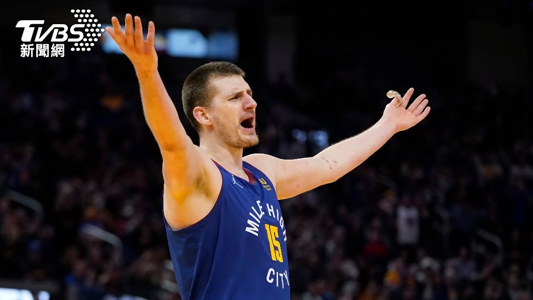 NBA季後賽太火爆！約基奇被摸這發火　厄文與球迷對嗆