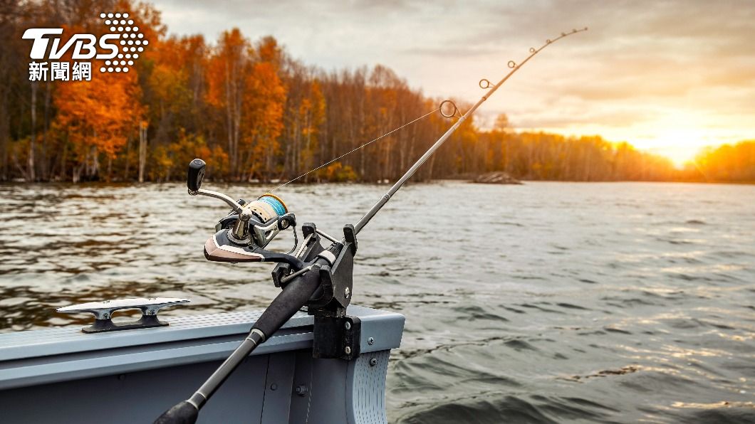 南非的辛巴威日前也發生釣客遭鱷魚襲擊事件。(示意圖/shutterstock達志影像)