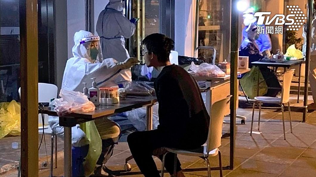 上海市單日最大檢測能力達到近500萬管。(圖/達志影像美聯社)