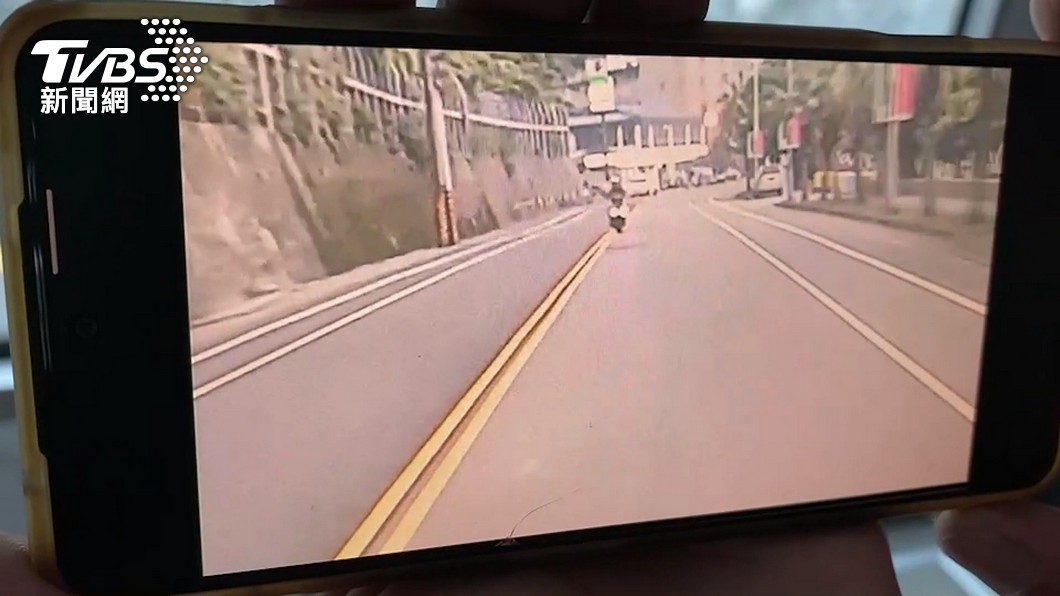 碰!大學生騎車突然逆向 公車司機閃避不及撞亡