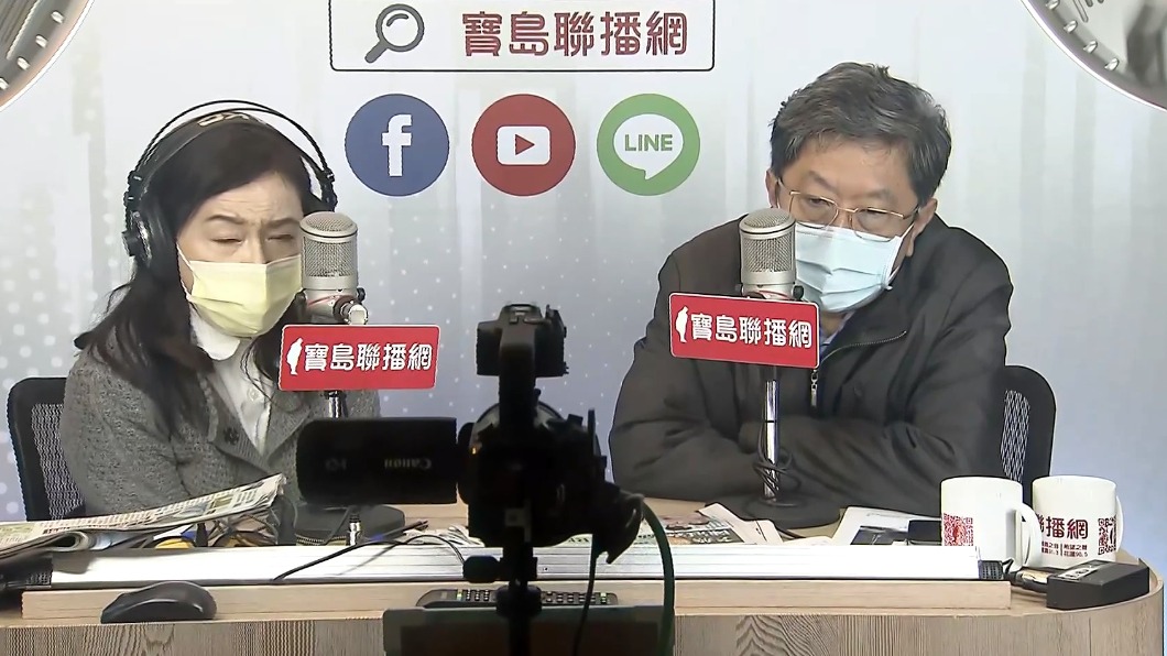 李秉穎(圖右)指出,出現重症徵兆必快就醫。(圖/圖/翻攝自寶島聯播網)