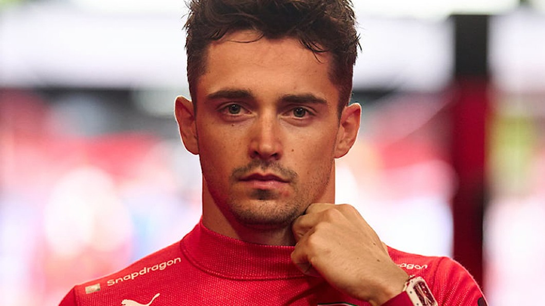 F1車手Charles Leclerc與粉絲簽名時，名錶被偷走。（圖／翻攝自Charles Leclerc推特）
