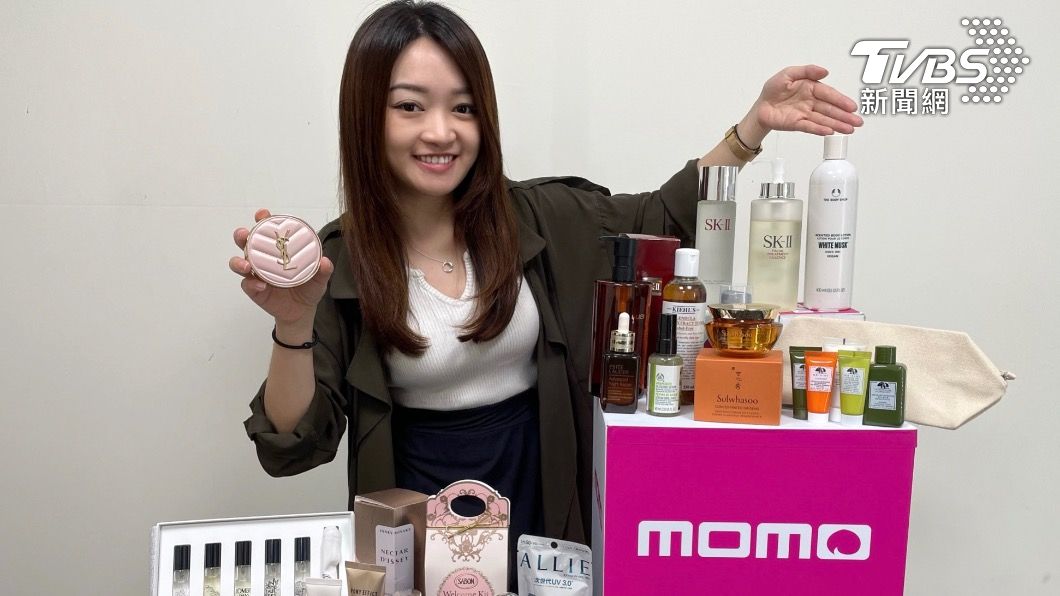 momo推出《寵愛母親節搶先購》。(圖/momo購物提供)