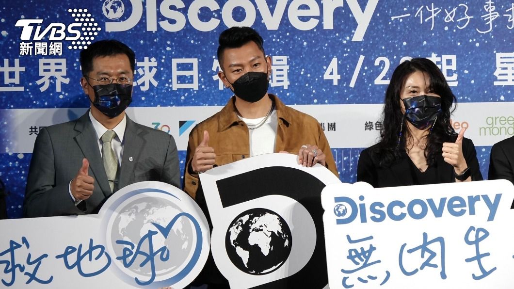 瘦子（中）將在8月底舉辦個人首場演唱會，但可以舉辦與否，一切都會照政府的防疫規定走。（圖／黃城碩攝）