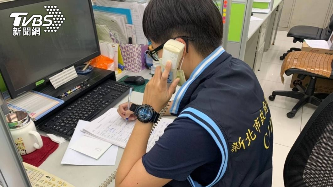 員警在疫調工作結束後,會轉為關懷天使。(圖/TVBS)