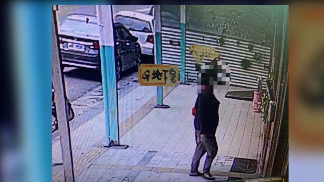 慣竊借看屋內格局 順手偷走金手鍊