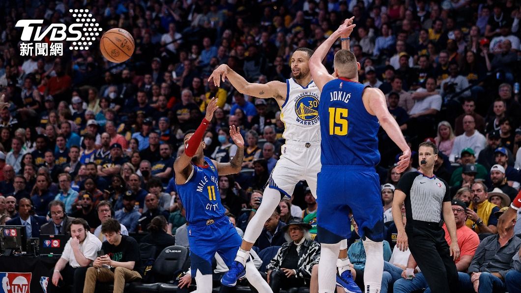 地表最強第六人柯瑞飆27分 NBA勇士3比0領先金塊