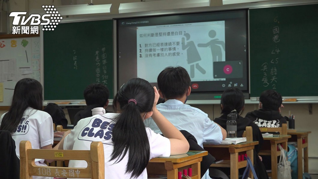 北市將試辦疫苗通行證　中學生跨班、校活動要檢查
