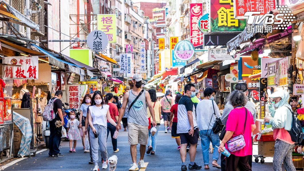 台灣市容網批超醜!這10點引熱議:廣告亂貼、招牌雜亂