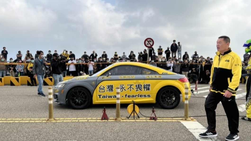 各方執著於不見4月6日測出8.72秒上傳美國車速家Dragy(即美國車涯)。(圖/地球黃金線)