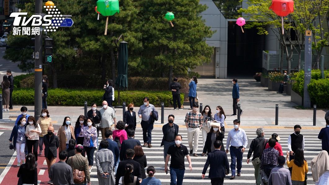南韓疫情趨緩,解除社交距離等措施,防疫限制大幅放寬。(圖/達志影像美聯社)