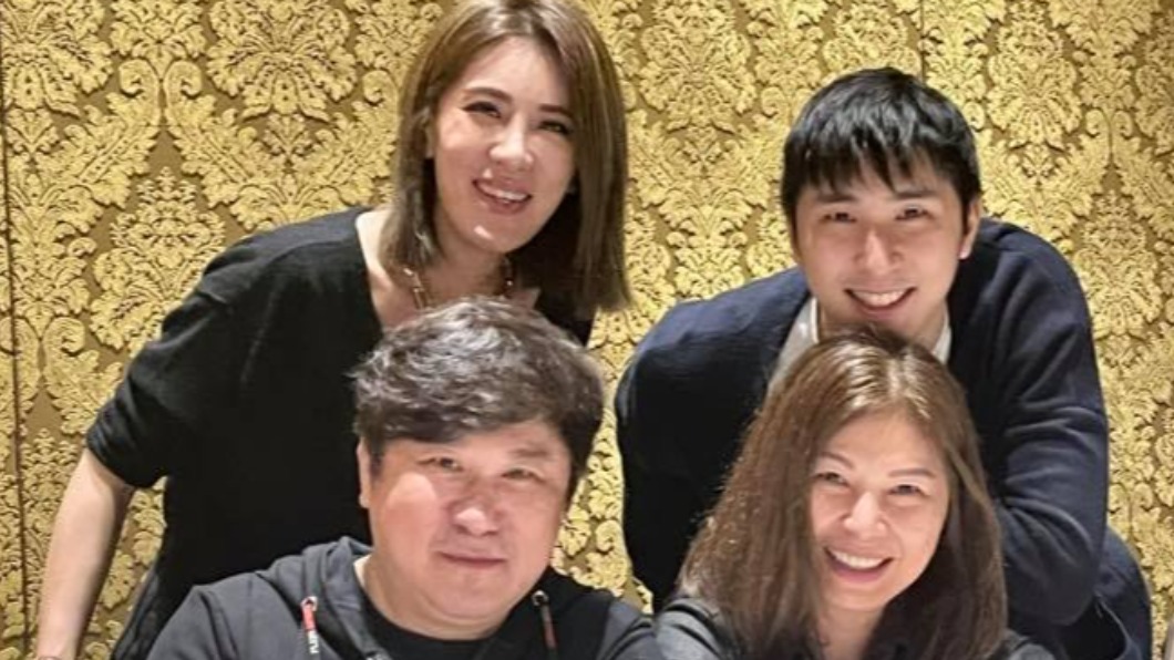 胡瓜與兒子胡釋安胡小禎臉書