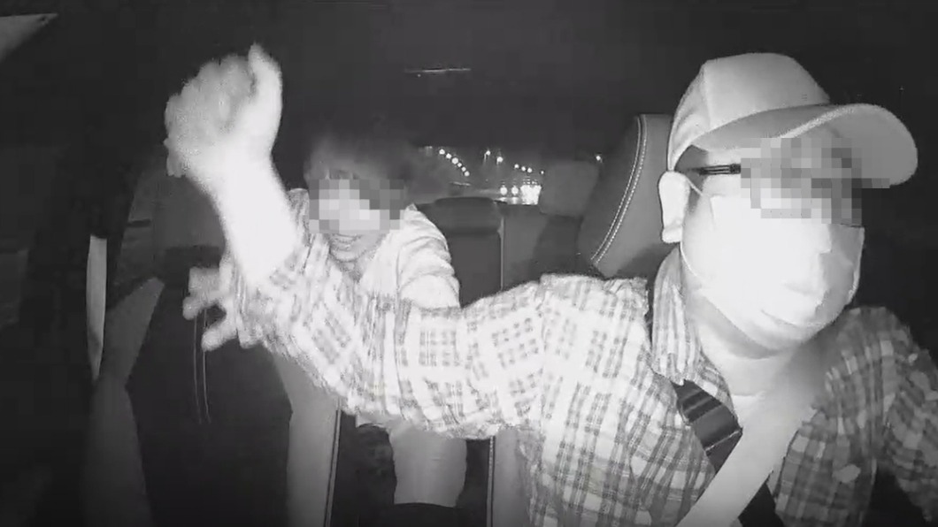 運將怒轟,這根本危害他人生命安全。(圖/翻攝自屏東吃喝玩樂)