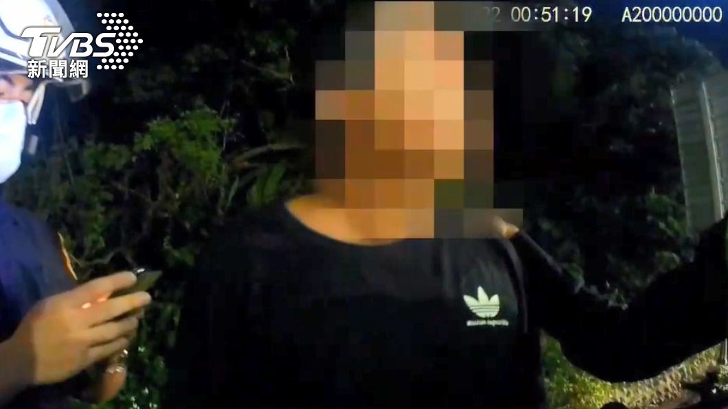 扯!酒駕肇事拒測罰18萬 男朝警動粗被押去醫院 意外揪出「是確診者」