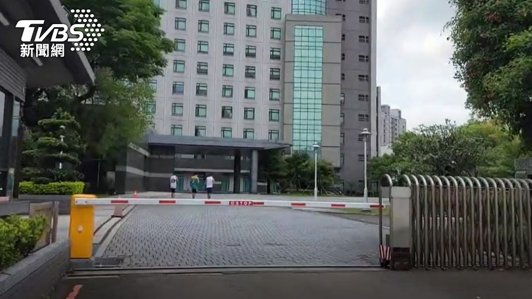 停工後須快篩2次才能上工。(圖/TVBS)