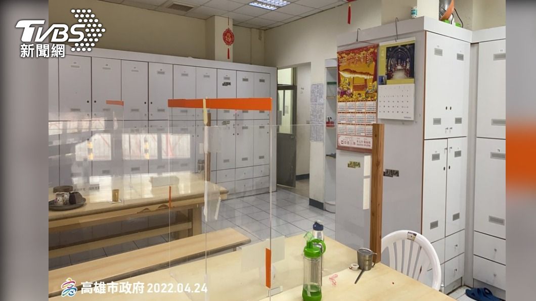 置物櫃之間無間隔。（圖／高雄市政府）