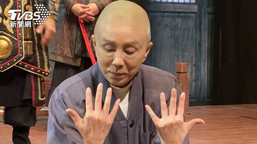 孫翠鳳搏命演出遭夾手指酷刑。（圖／大愛電視提供）