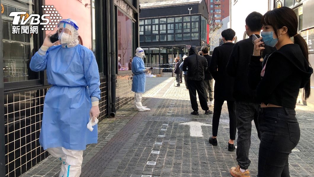 上海昨日確診數破萬。（圖／達志影像美聯社）