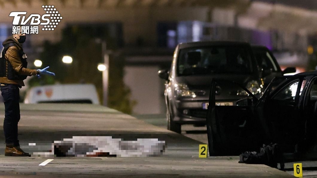 不滿馬克洪連任!法國多地爆示威 2人開車衝撞警遭擊斃
