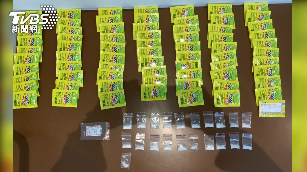 警方查扣大量毒品。（圖／TVBS）