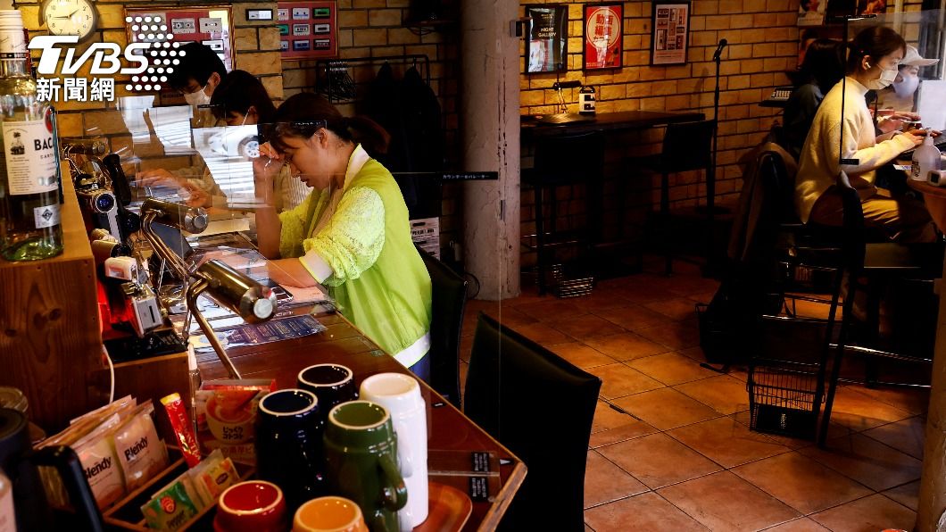 這間店的企劃人表示，每位客人都相當專心。（圖／達志影像路透社）