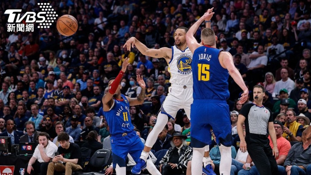 NBA勇士柯瑞率隊擊敗金塊。（圖／達志影像路透社）