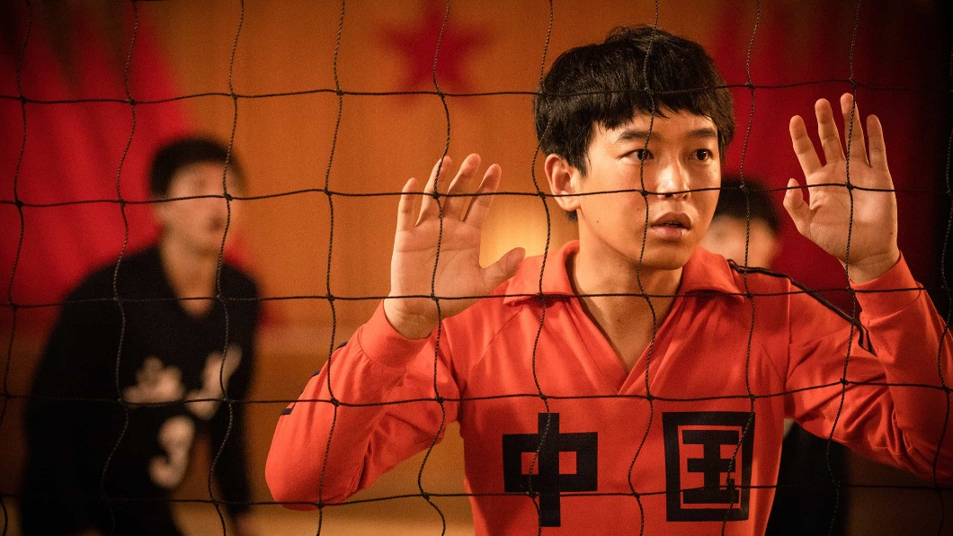 以《大象席地而坐》驚豔觀眾的彭昱暢飾演陪打教練。（圖／甲上提供）