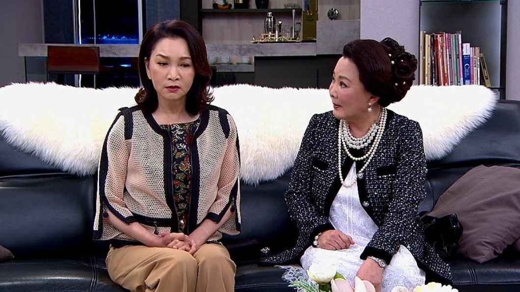 張瓊姿(左)角透露女兒也會跟她討論劇情。(圖/三立電視提供)