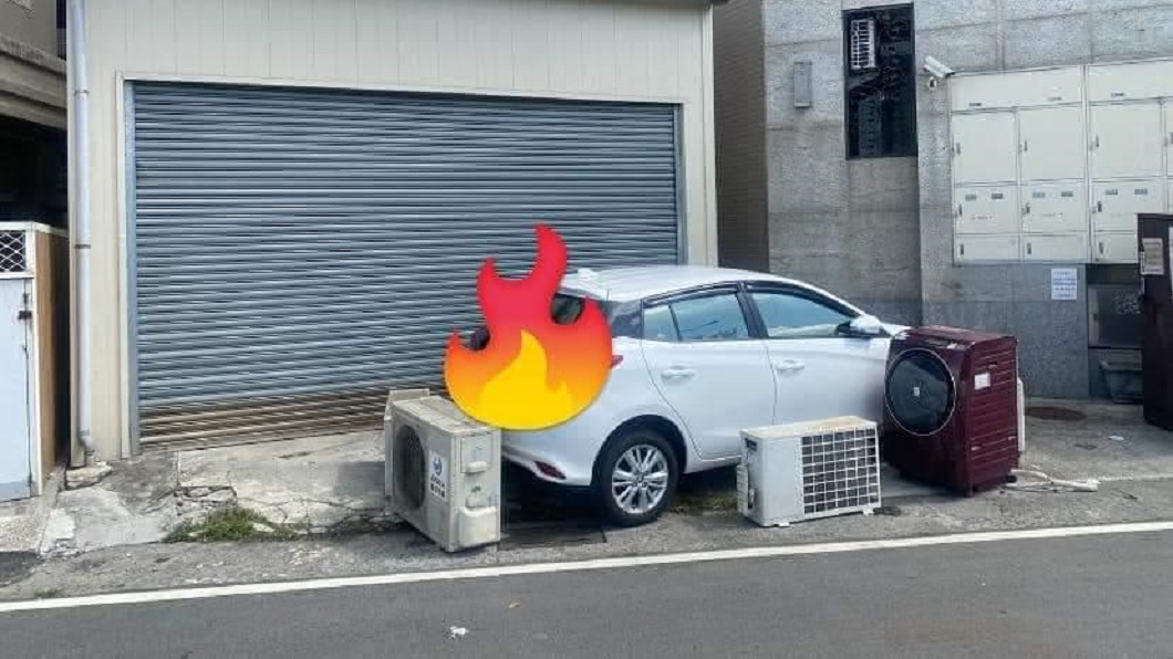 門口告示「請勿停車」白目車主照停 屋主開大招擺陣反制