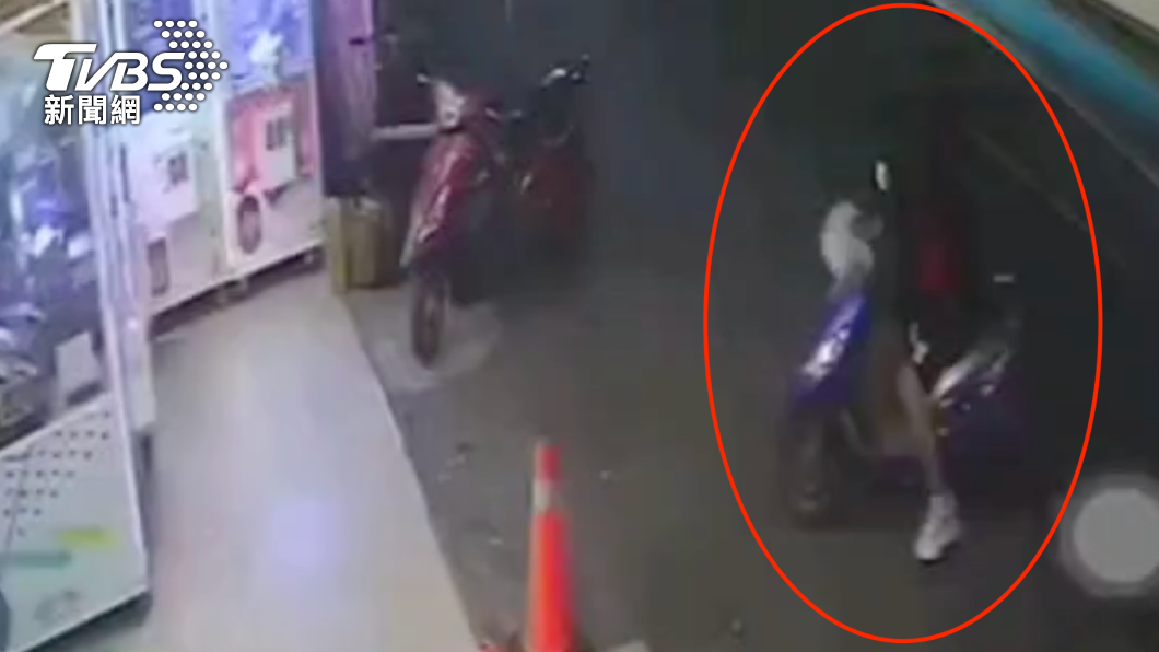 王男立馬騎車逃逸。(圖/TVBS)