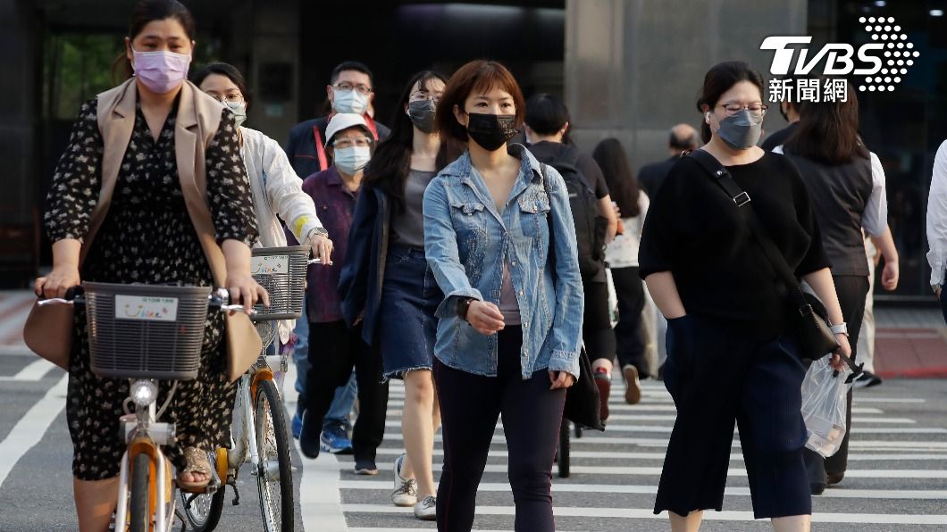 染疫恐呈崩下式死亡趨勢 醫指「1族群」需加速疫苗接種