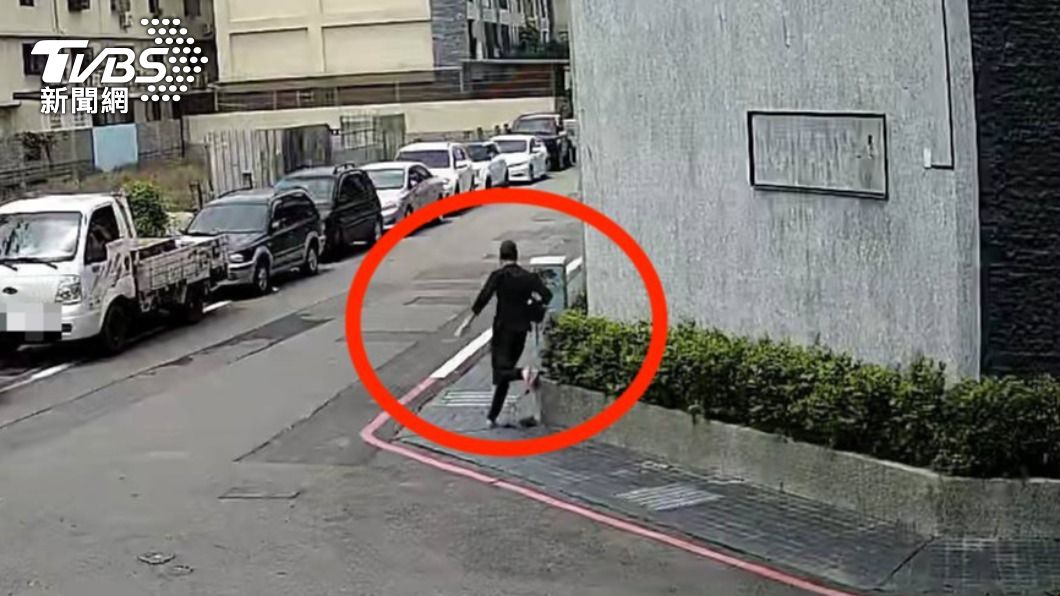 逃逸移工拔腿狂奔1公里 筋疲力盡跑輸警