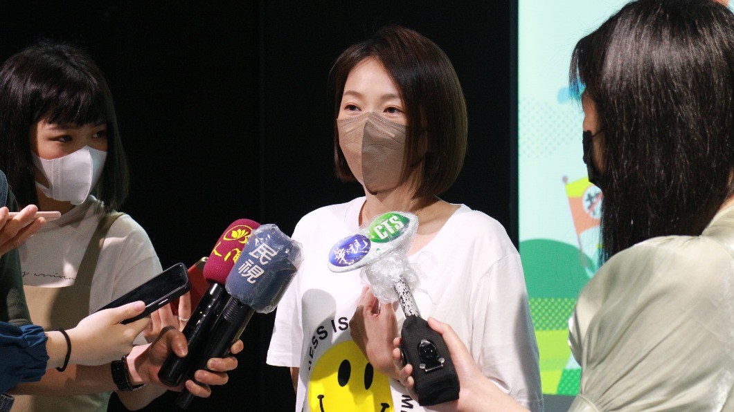 六月透露某次失手「間接」打到女兒。（圖／人本教育基金會提供）
