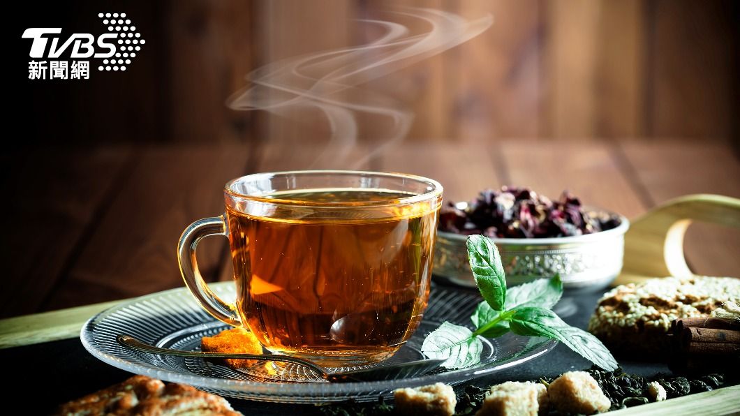 中醫師教煮養心茶。(示意圖/shutterstock達志影像)