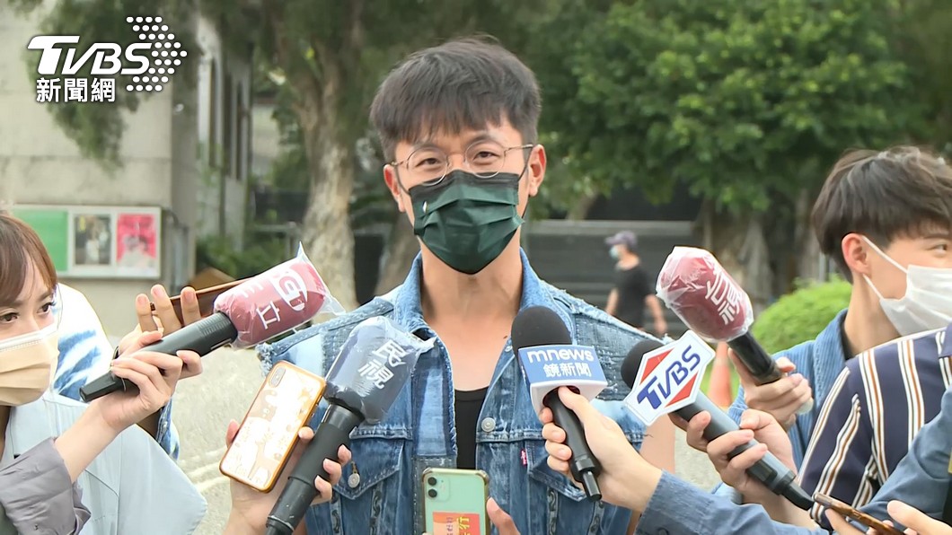 積極讓全家染疫獲抗體? 焦糖竟稱懂的人就懂、全網看傻