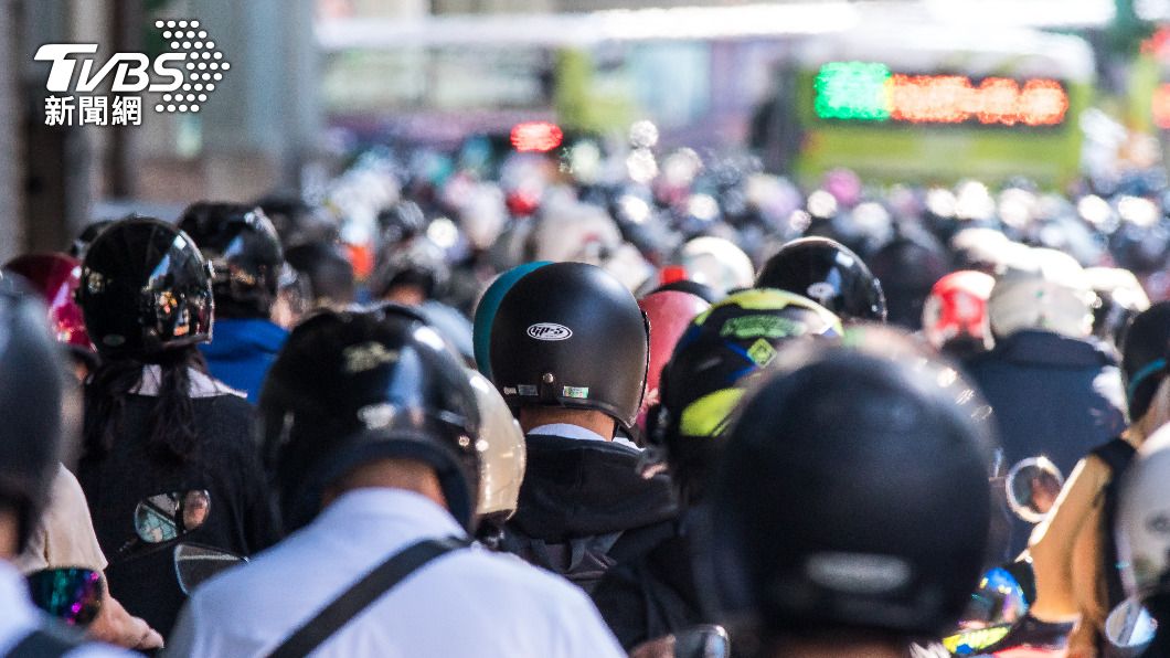 不少機車族都有觀察公車司機姓名的經驗。（示意圖／shutterstock達志影像）