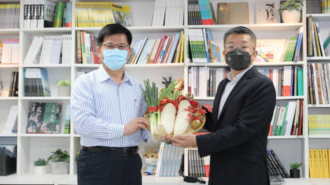 破冰?蔡其昌會林佳龍 「不像滾燙的熱水、溫水很舒暢」