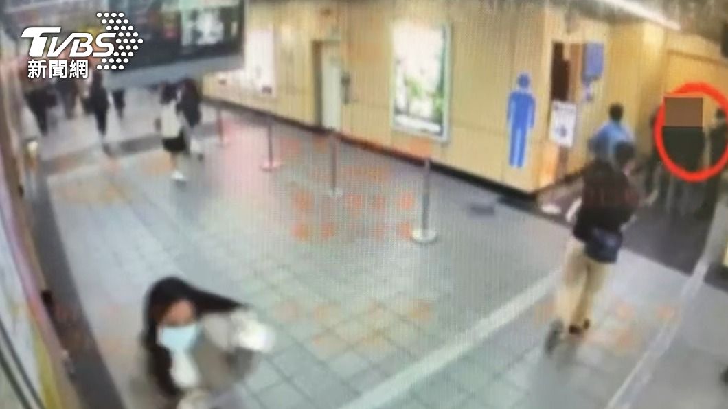 李男進站準備再次行竊時被捷運警察攔下。（圖／TVBS）
